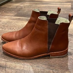 Nisolo Everyday Chelsea Boot, Size 10  Brandy